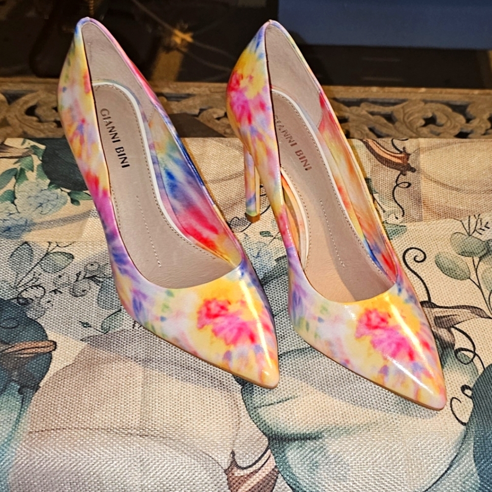 Gianni Bini Red and Pink Heels with Stiletto Design